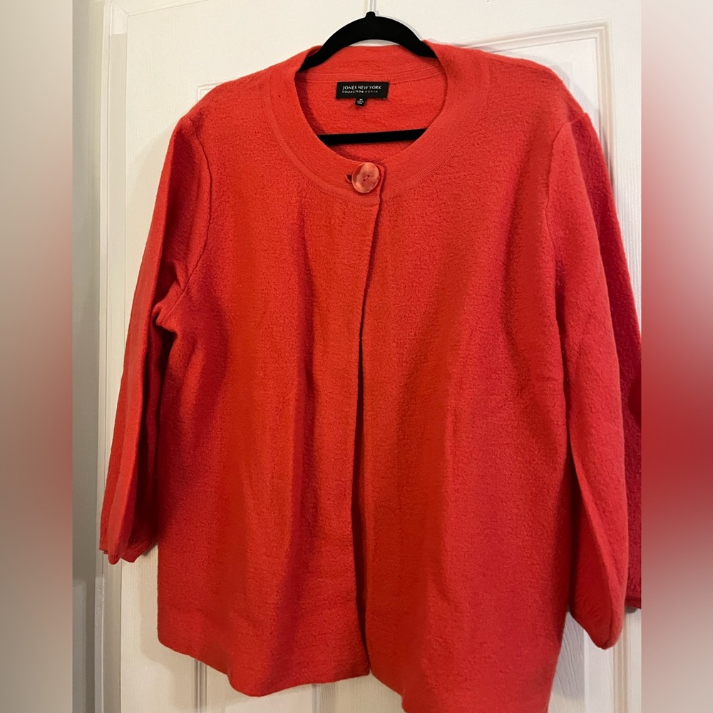 Jones New York sweater with button in orange